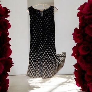 HAANI Dress Black & white beautiful designs size L classy dress office or date